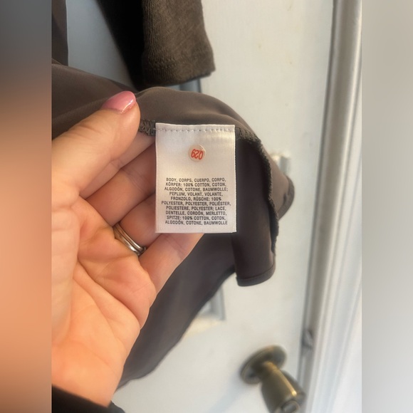 Anthropologie- Meadow Rue - Melia Peplum 3/4 Sleeve Tee Size S - Picture 3 of 4